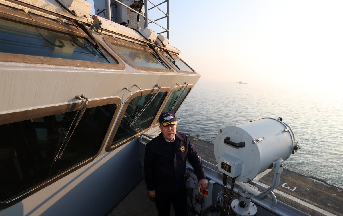 Hulusi Akar, Türkiye nin en büyük savaş gemisini inceledi #5