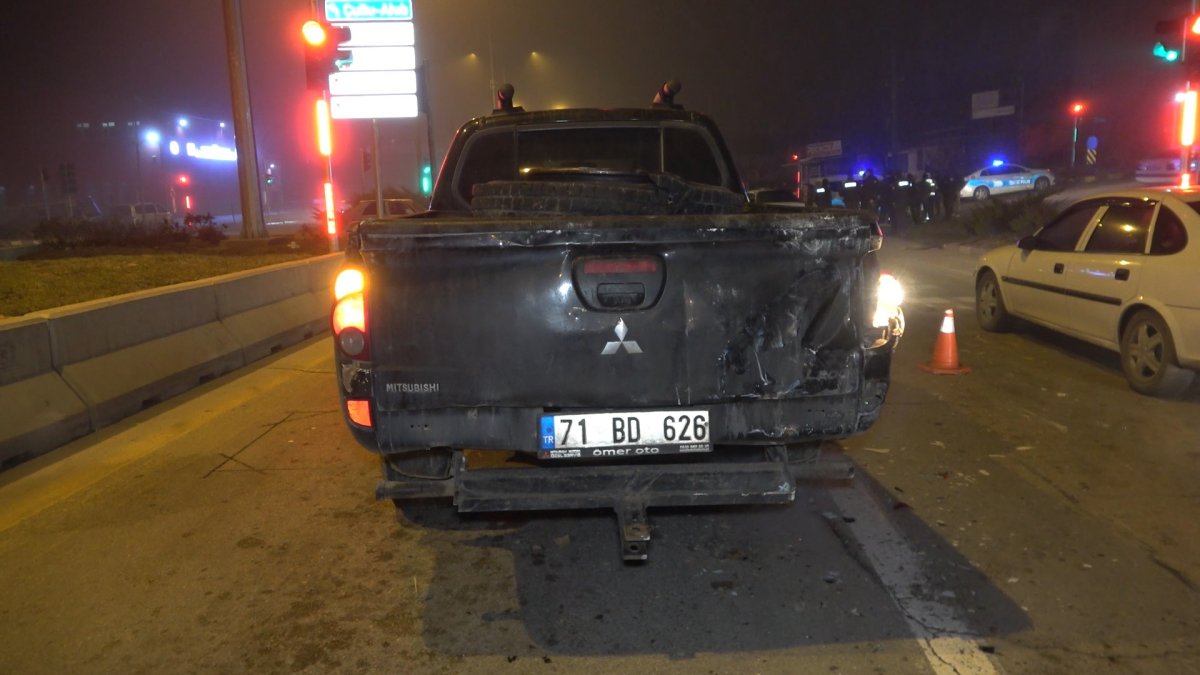 Kırıkkale de otomobil ile pikap çarpıştı: 4 yaralı #1