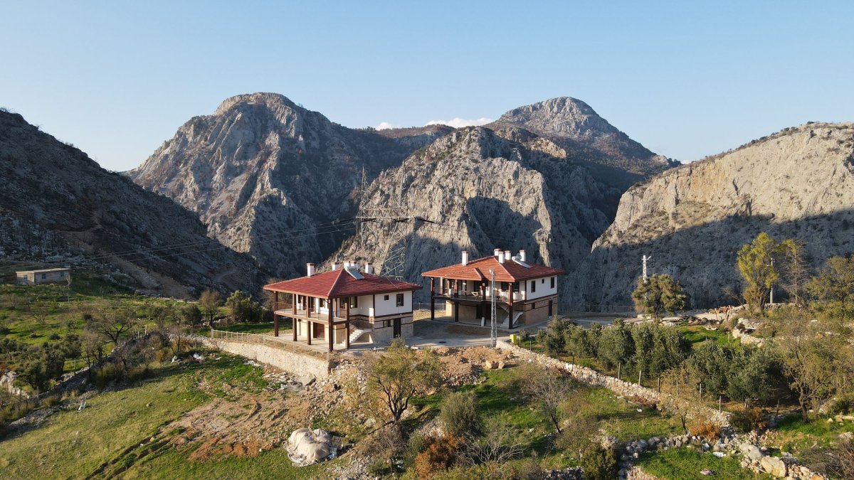 Antalya da yangından zarar gören köy baştan sona yenilendi #8