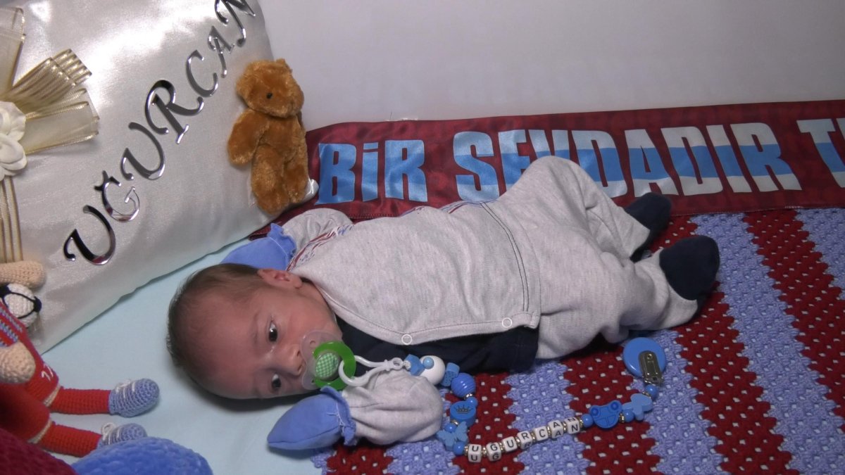 Trabzonsporlu çift bebeklerine Uğurcan Çakır ın adını verdi #2