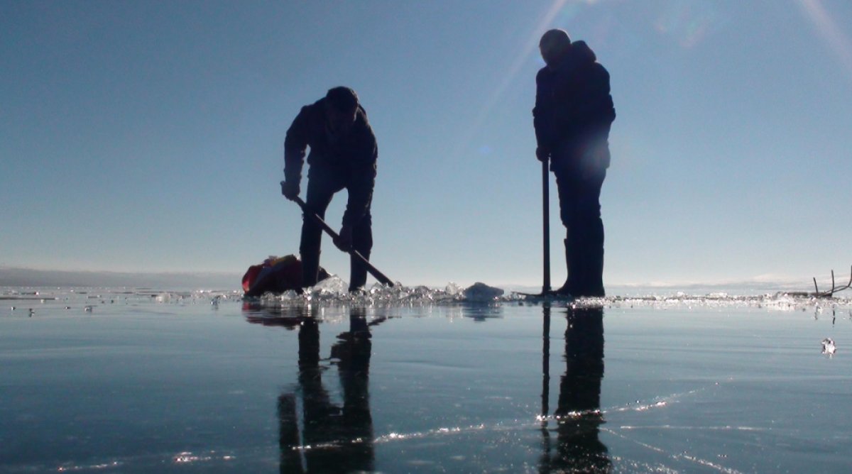Çıldır Gölü nde Eskimo usulü balık avı başladı #4