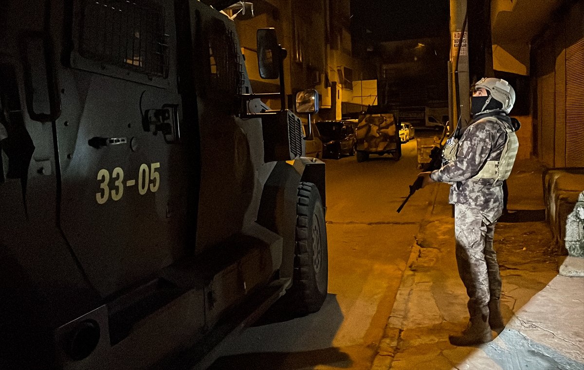 Mersin de terör örgütü PKK/KCK ya gece operasyonu: 8 gözaltı #3