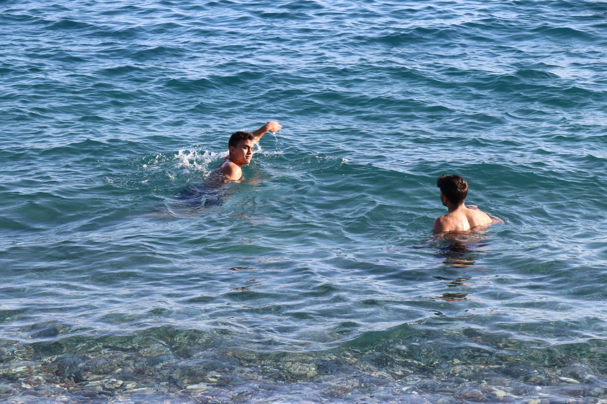 Antalya da vatandaşlar, Konyaaltı Sahili ne akın etti #5