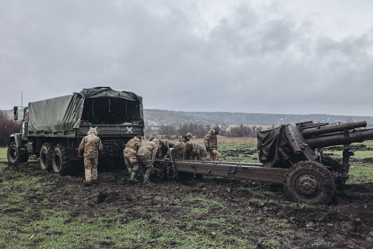 Donbas, Ukrayna nın askeri hareketliliğine sahne oluyor #4