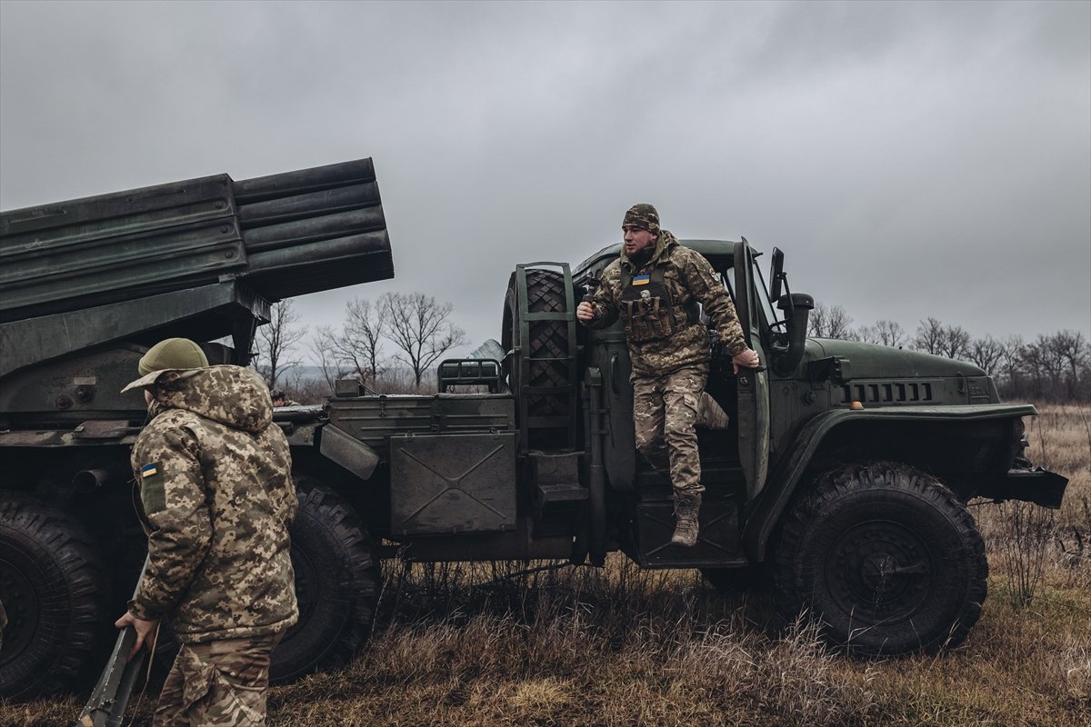 Donbas, Ukrayna nın askeri hareketliliğine sahne oluyor #12