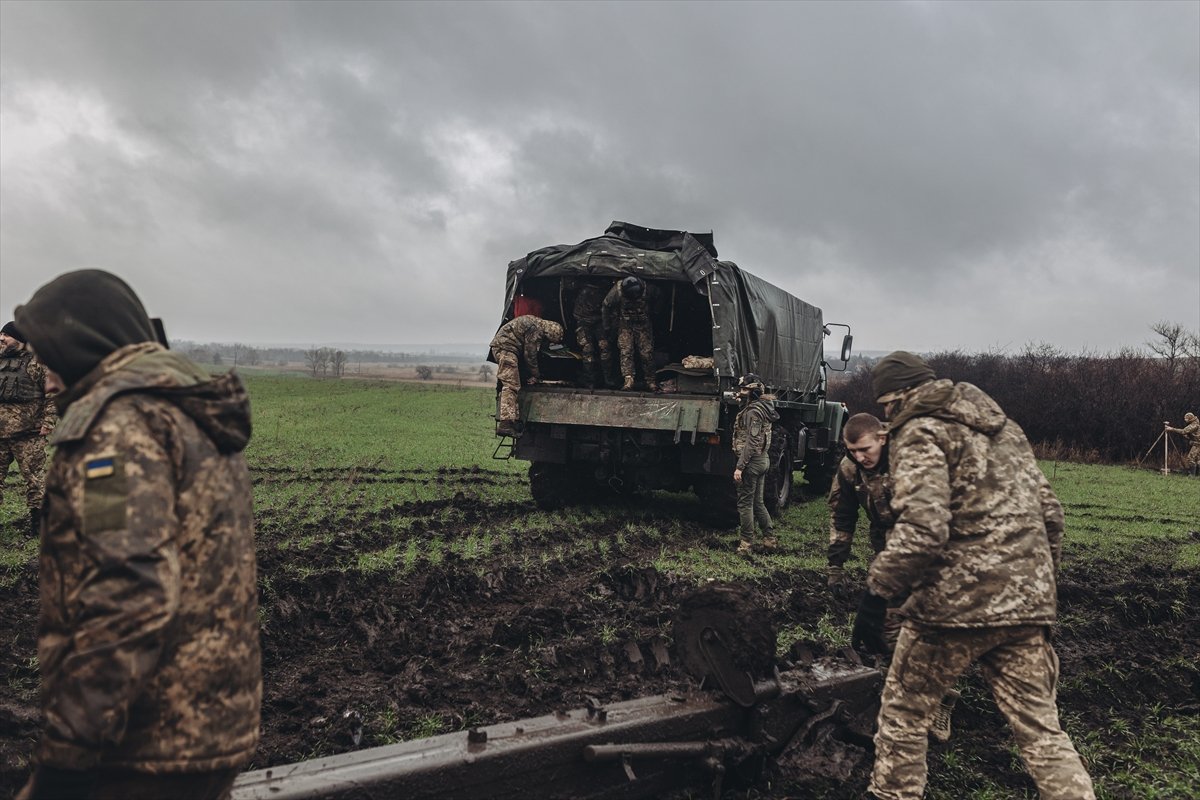 Donbas, Ukrayna nın askeri hareketliliğine sahne oluyor #8