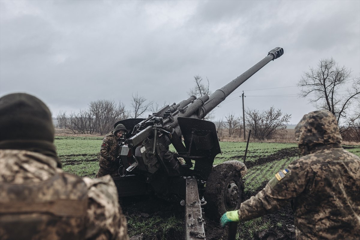 Donbas, Ukrayna nın askeri hareketliliğine sahne oluyor #11