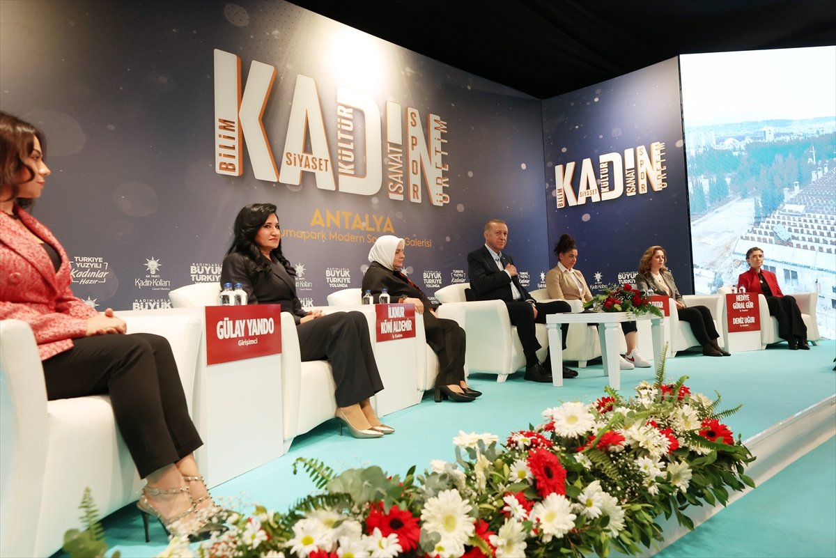 Cumhurbaşkanı Erdoğan, Antalya da kadınlarla bir araya geldi #3