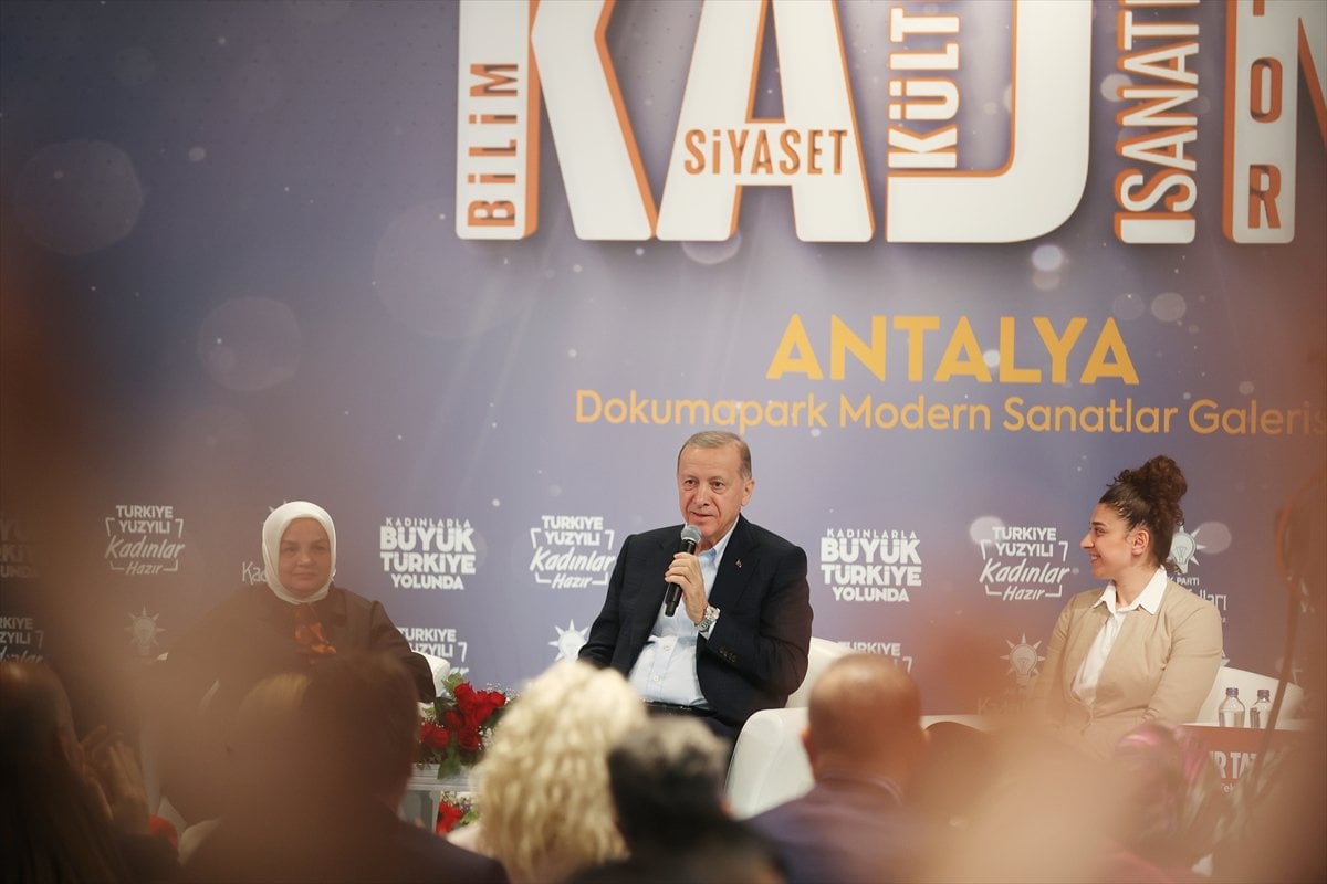 Cumhurbaşkanı Erdoğan, Antalya da kadınlarla bir araya geldi #2