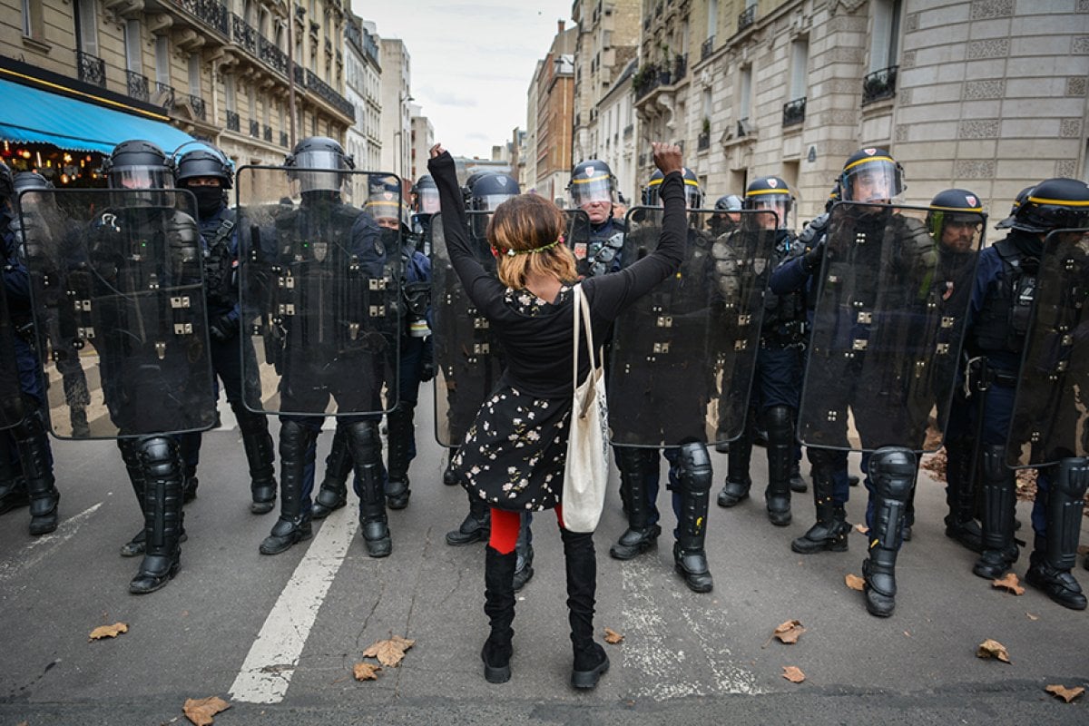 Fransa’da sarı yelekliler yeniden sokaklara indi #4