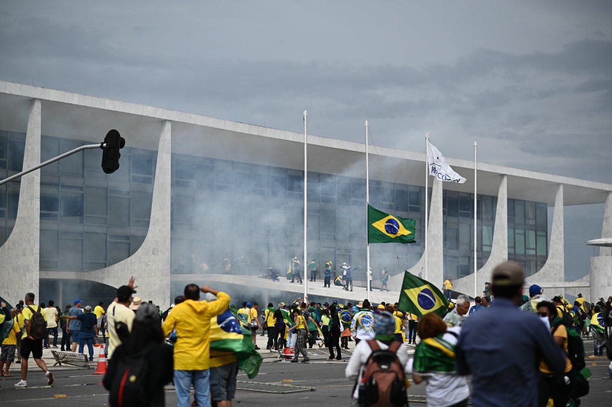Brezilya da Bolsonaro destekçileri polisle çatıştı #7