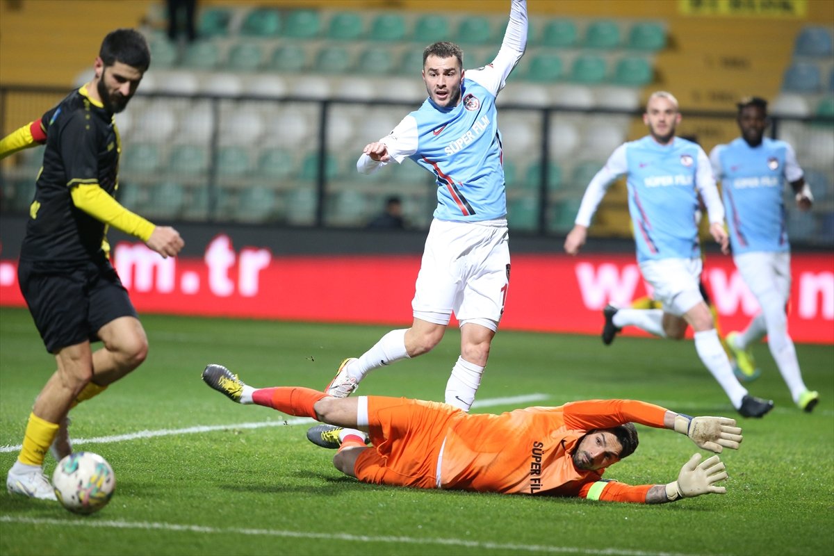 İstanbulspor, son dakika golüyle beraberliği aldı #3