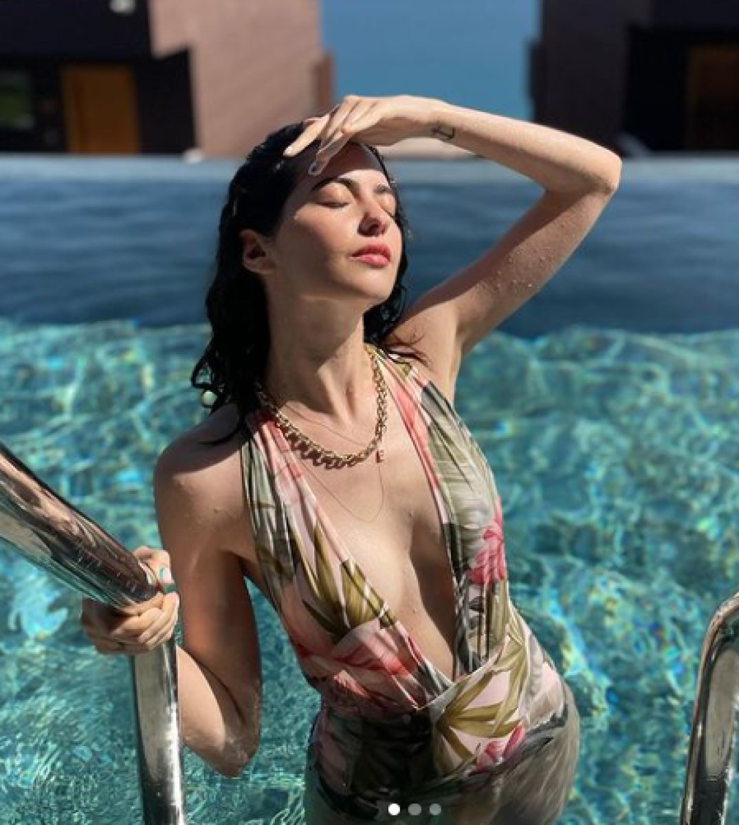 Teşkilat ın Pınar ı kış vakti iç ısıttı, Instagram coştu! Suyun içerisinde süzüldü: 'Yerim seni ben' #1