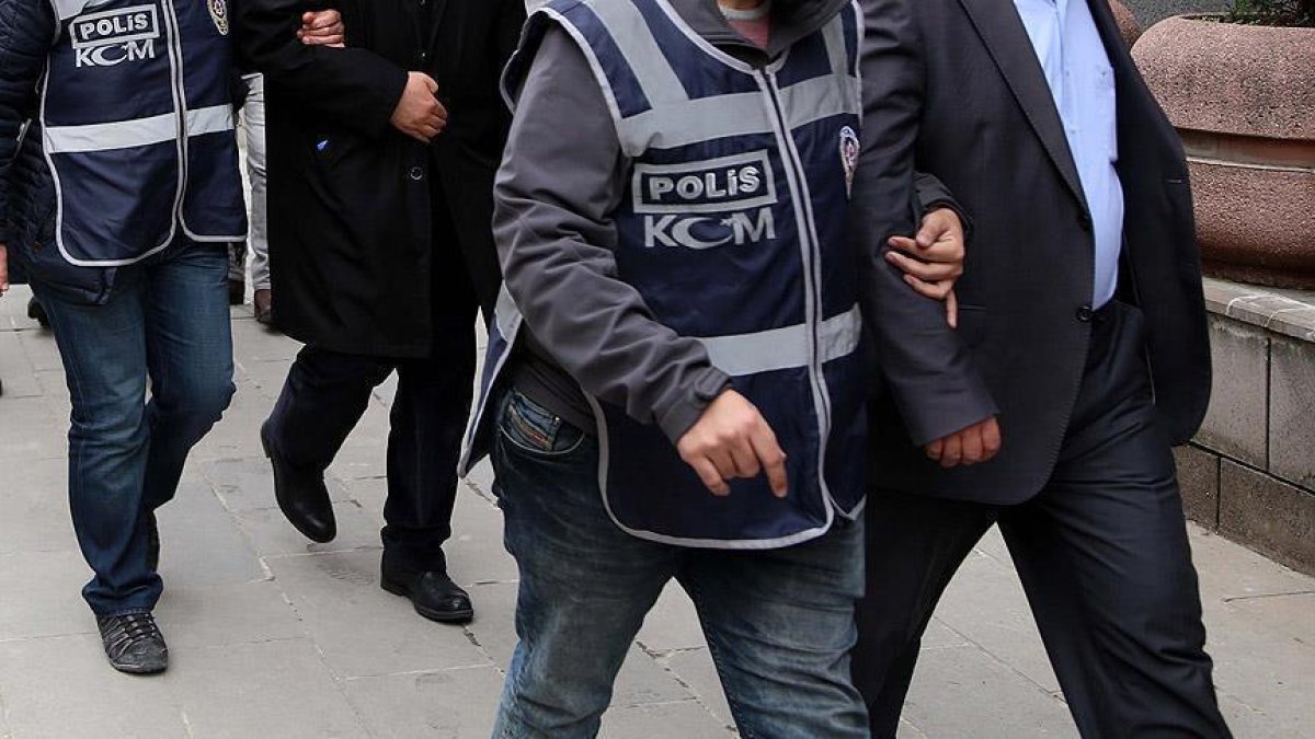 Ankara merkezli 16 FETÖ mensubuna gözaltı  #1