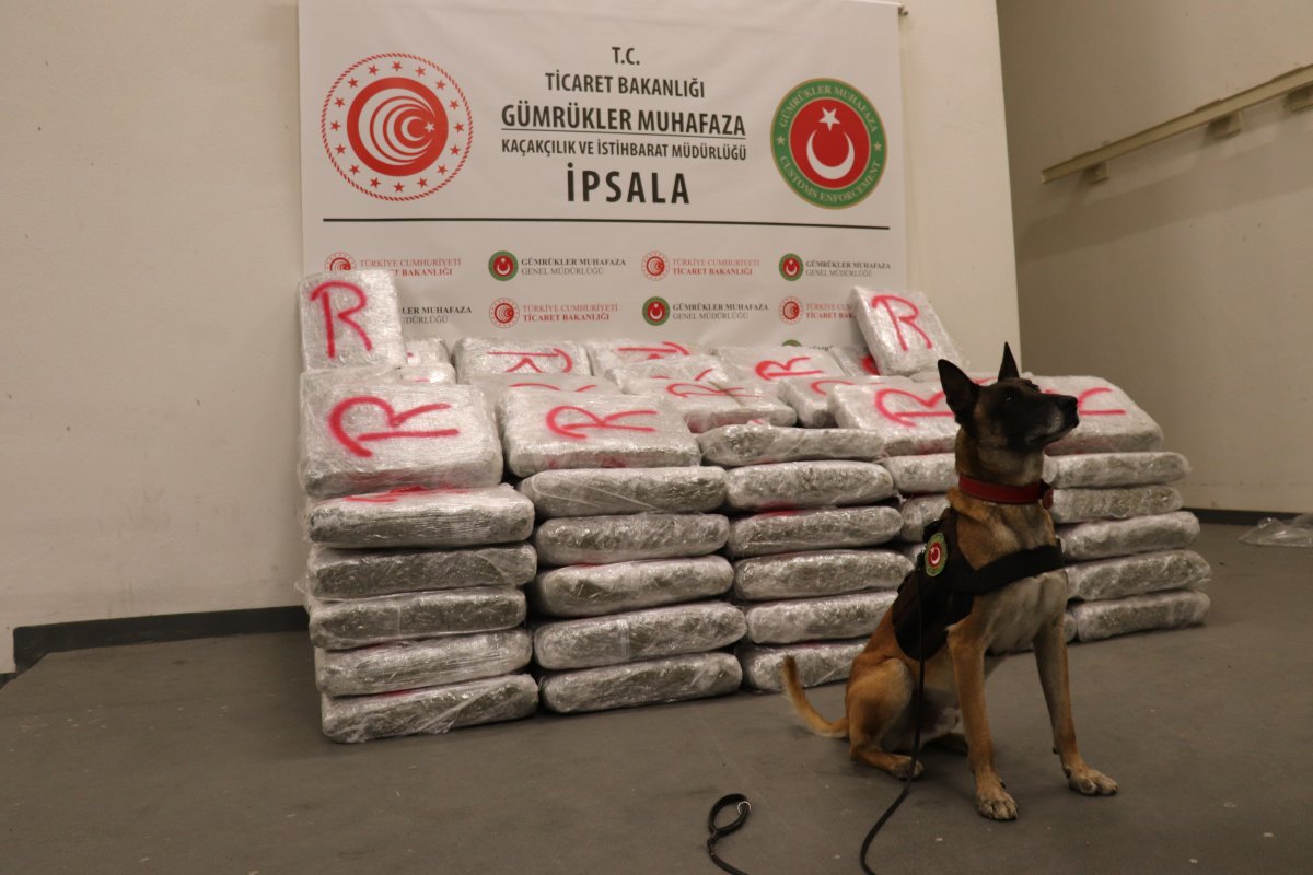 Yunanistan ülkeye geçirilmeye çalışan 603,5 kilogram esrar yakalandı #1