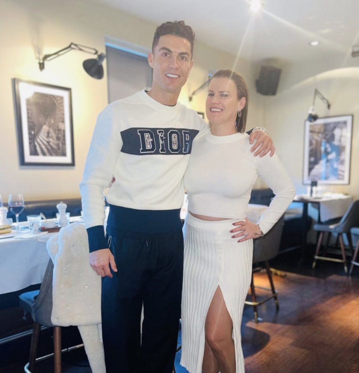 Ronaldo nun 49 yaşındaki kız kardeşi cesur pozlarıyla mest ediyor!  49 yaşında bu fizik şaka mı  #8