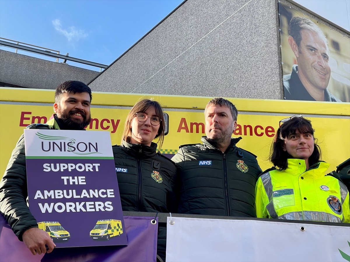 İngiltere ve Galler de ambulans çalışanları ikinci kez grevde #1
