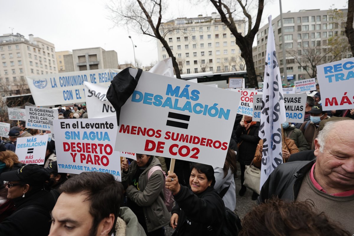 İspanya da kuraklık ve su krizi nedeniyle çiftçiler hükümeti protesto etti #1