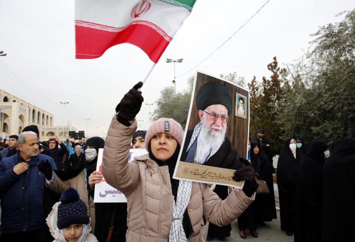 İran da bu kez hükümet destekçileri sokağa çıktı #1