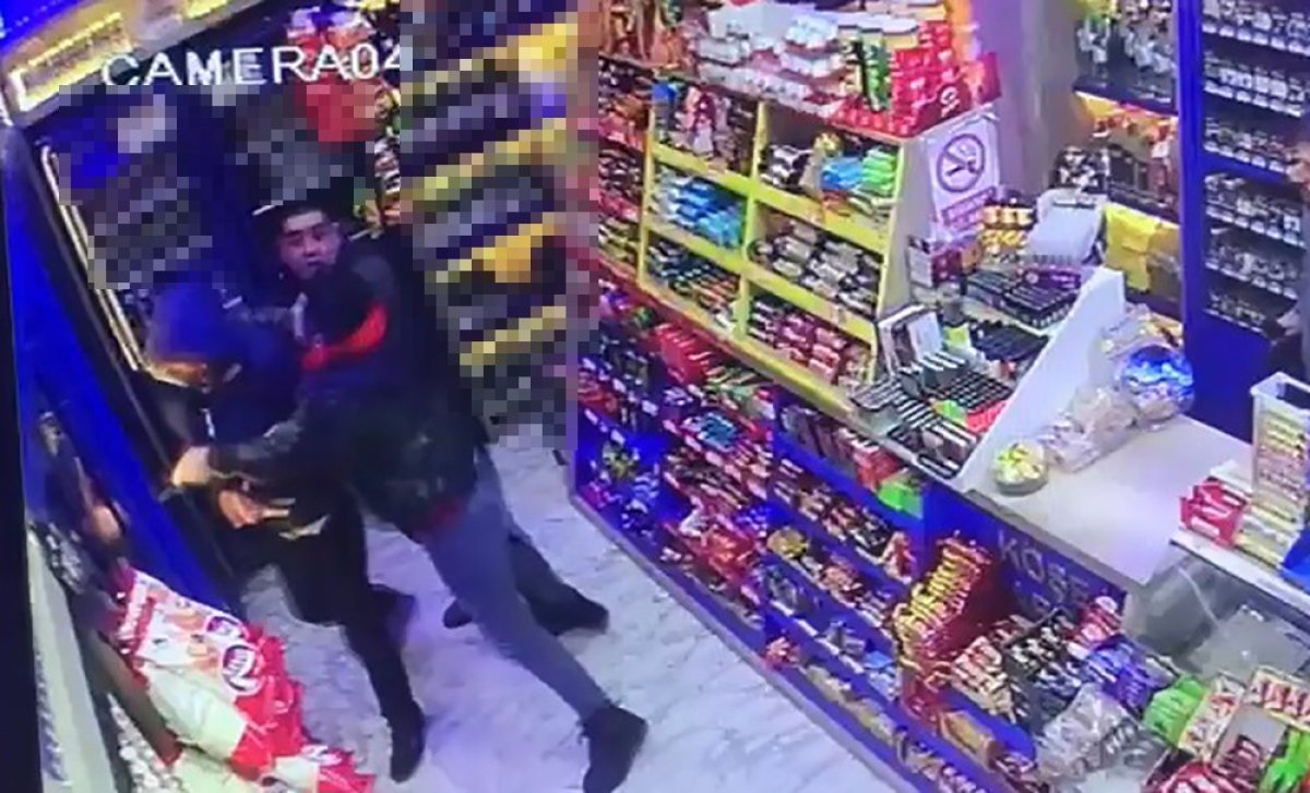 İzmir de bıçakla markete giren gaspçıyı döven müşteri #1