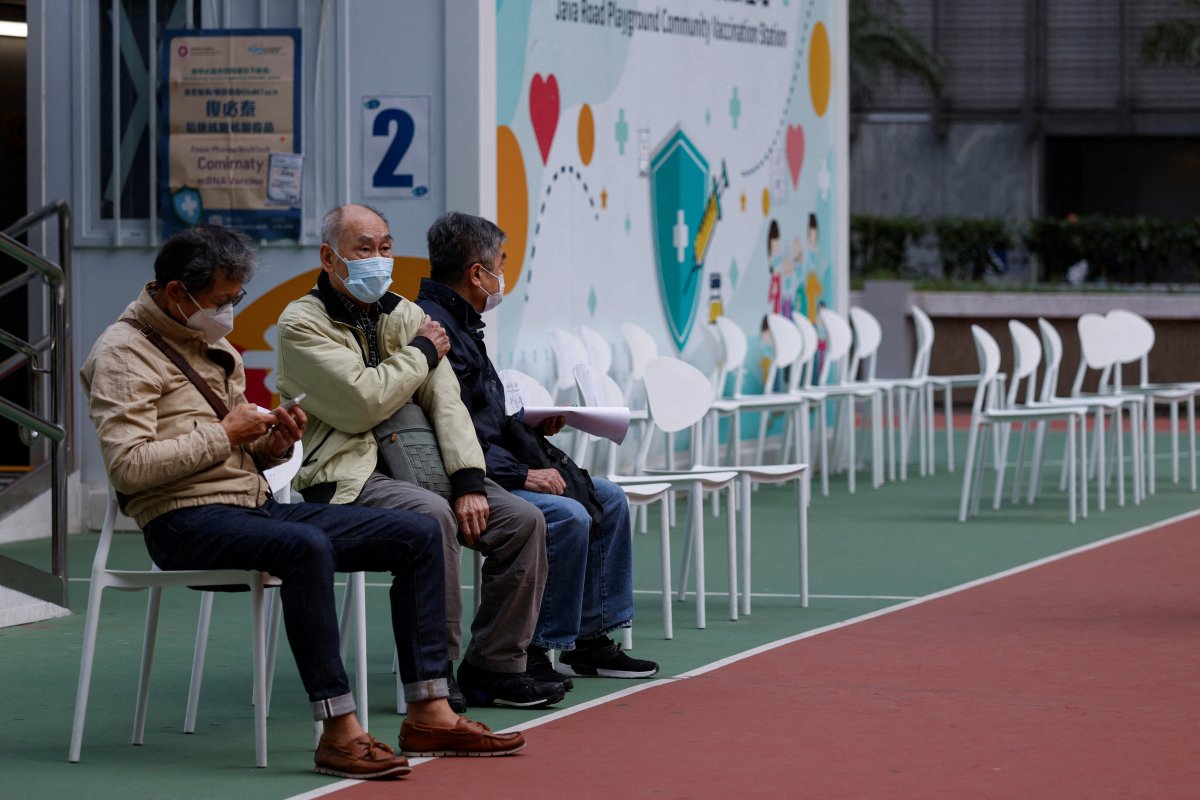 Çinliler, özel koronavirüs aşısı için Hong Kong a akın ediyor #2
