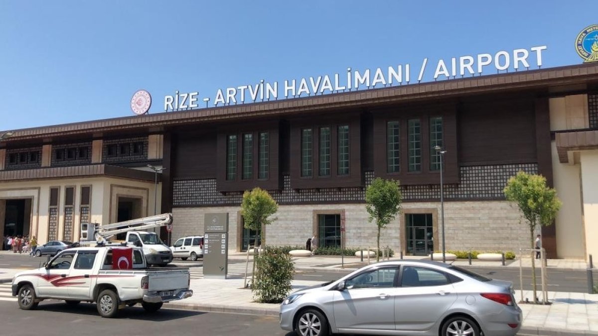 Rize-Artvin Havalimanı 524 bin 694 yolcuya hizmet verdi #1