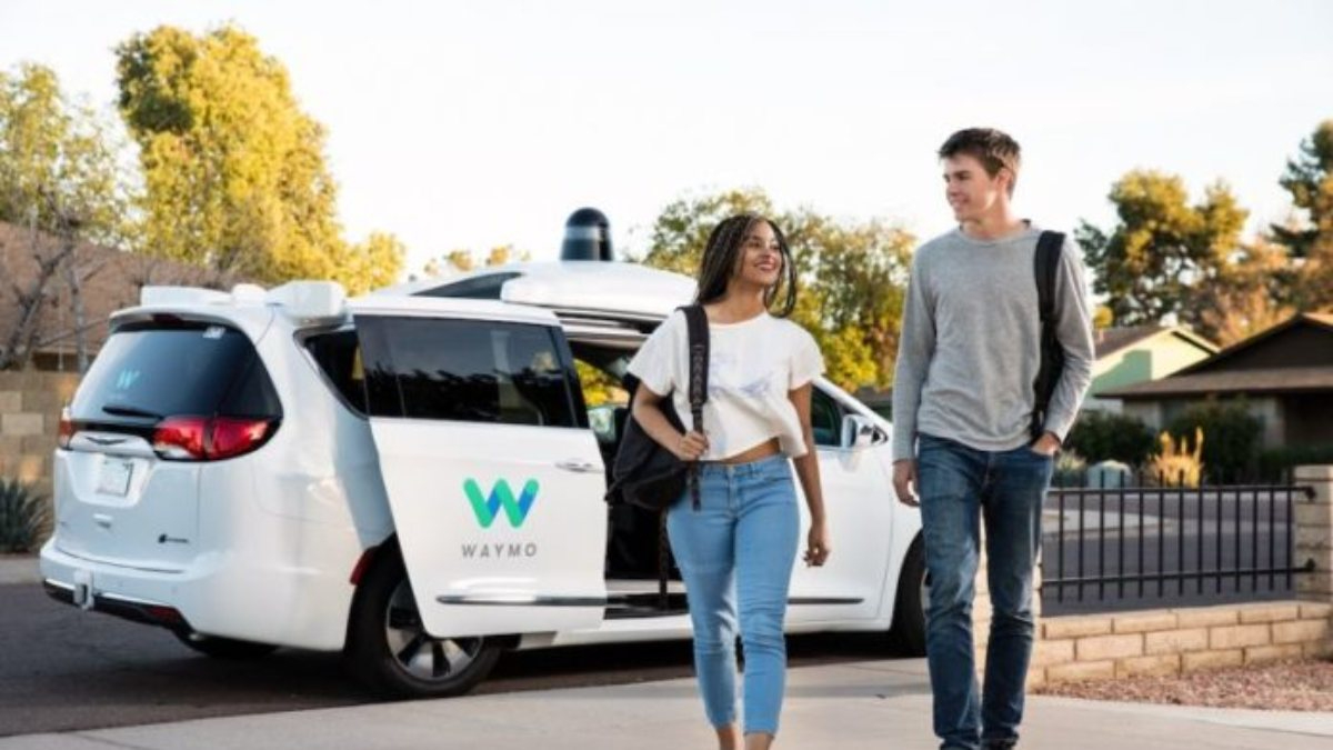 Google'ın çatısı altında bulunan Waymo'nun sürücüsüz araçları 1.6 milyon km yol gitti