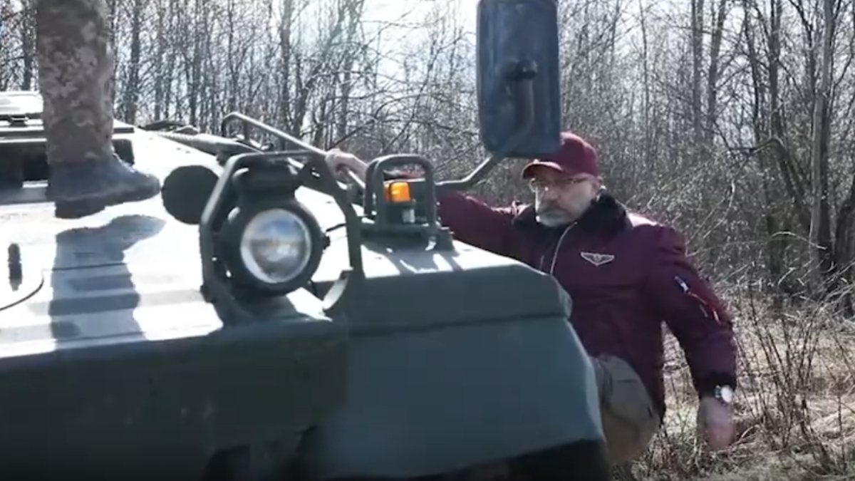 Ukrayna Savunma Bakanı Reznikov Alman zırhlı muharebe aracını test etti