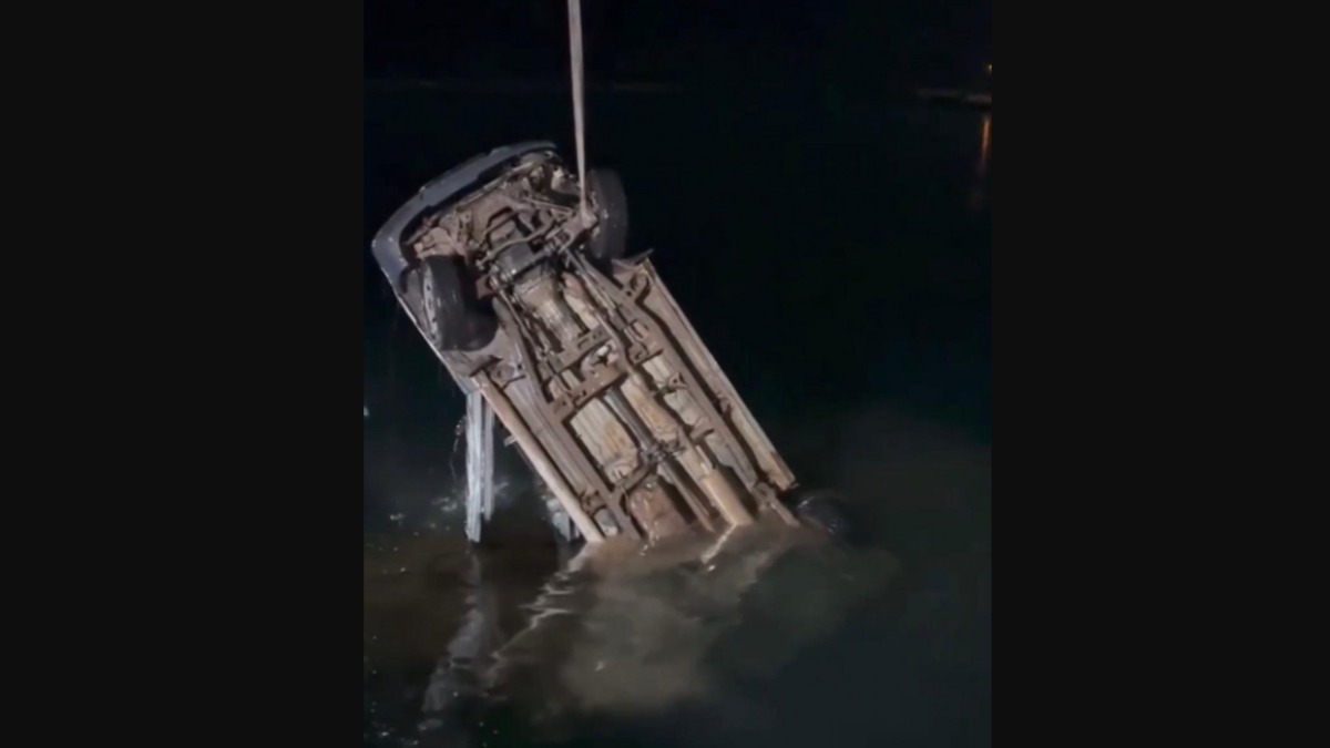 Artvin Hopa Limanı'nda kamyonet denize düştü 1 ölü 1 yaralı