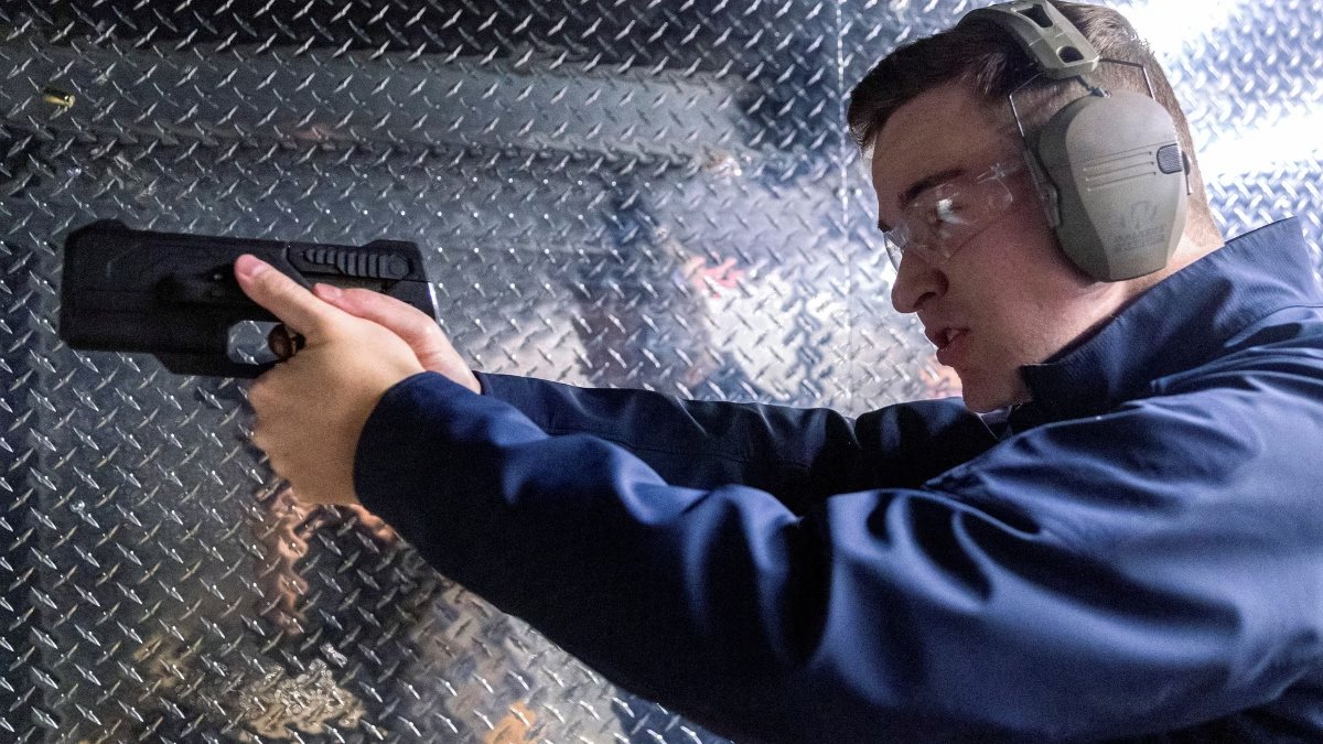 Yüz tanıma ile çalışan akıllı silah ABD'de satışa çıktı