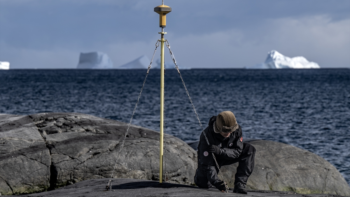 Antarktika Bilim Seferi'nin haritacıları, Piri Reis'in izinde