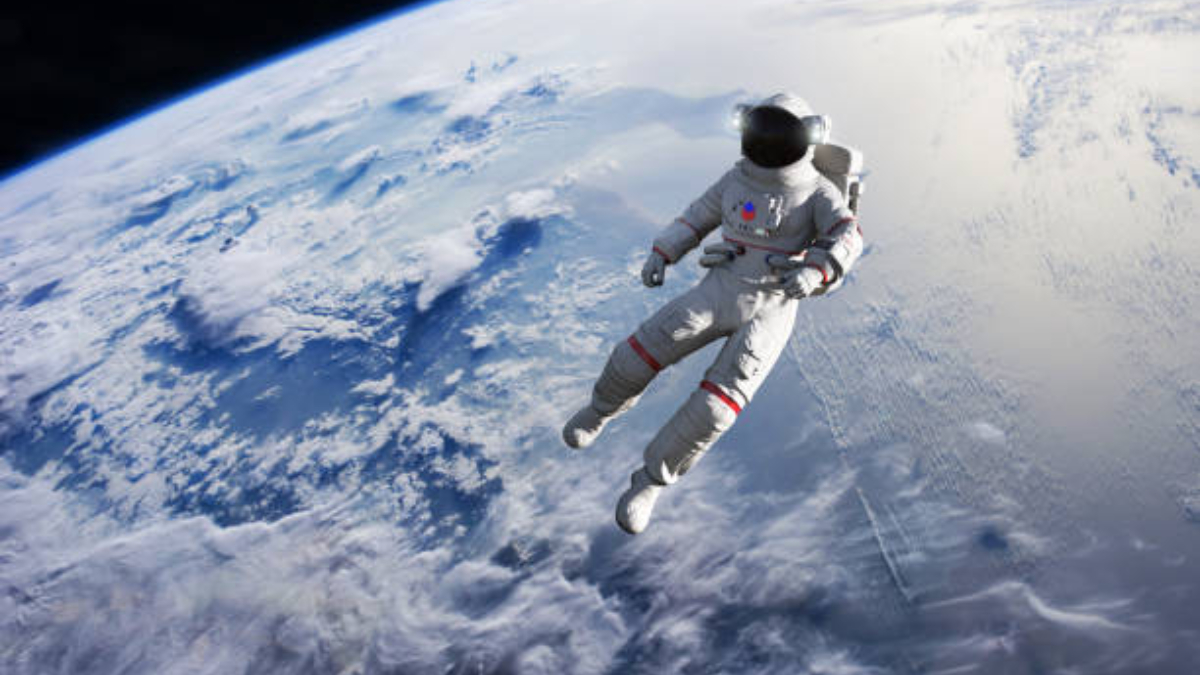 Rus kozmonotlar 7 saatlik uzay yürüyüşünü tamamladı
