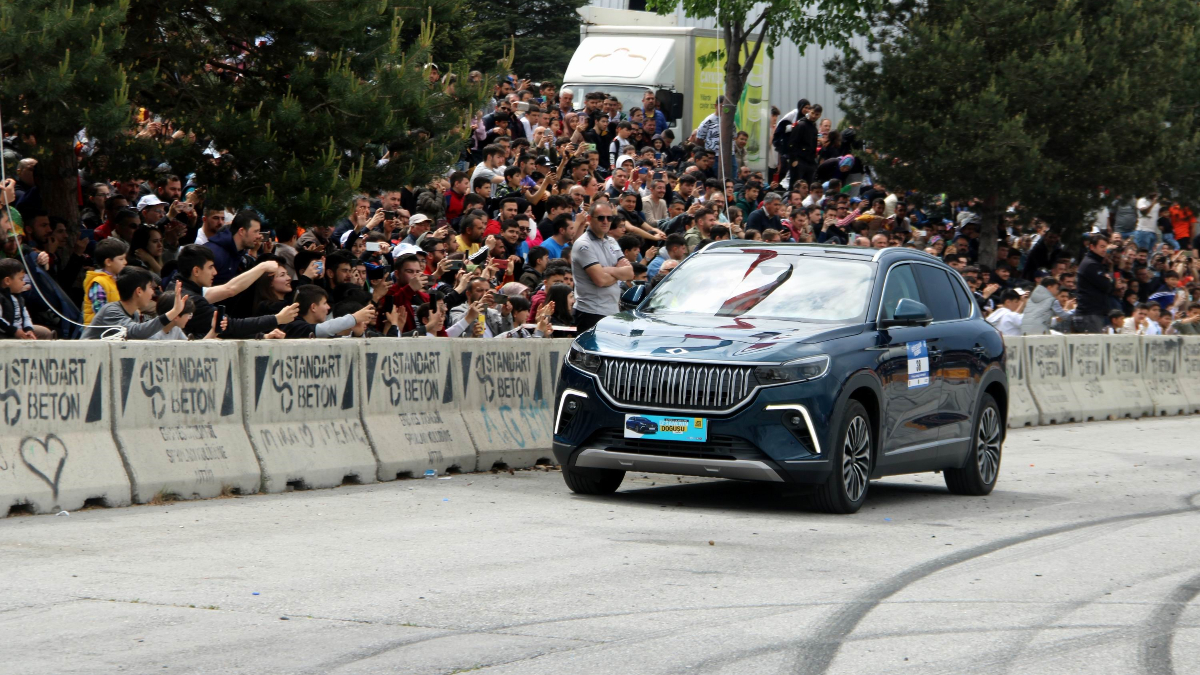 Togg'un slalom gösterisi Kayseri'de büyük ilgi gördü