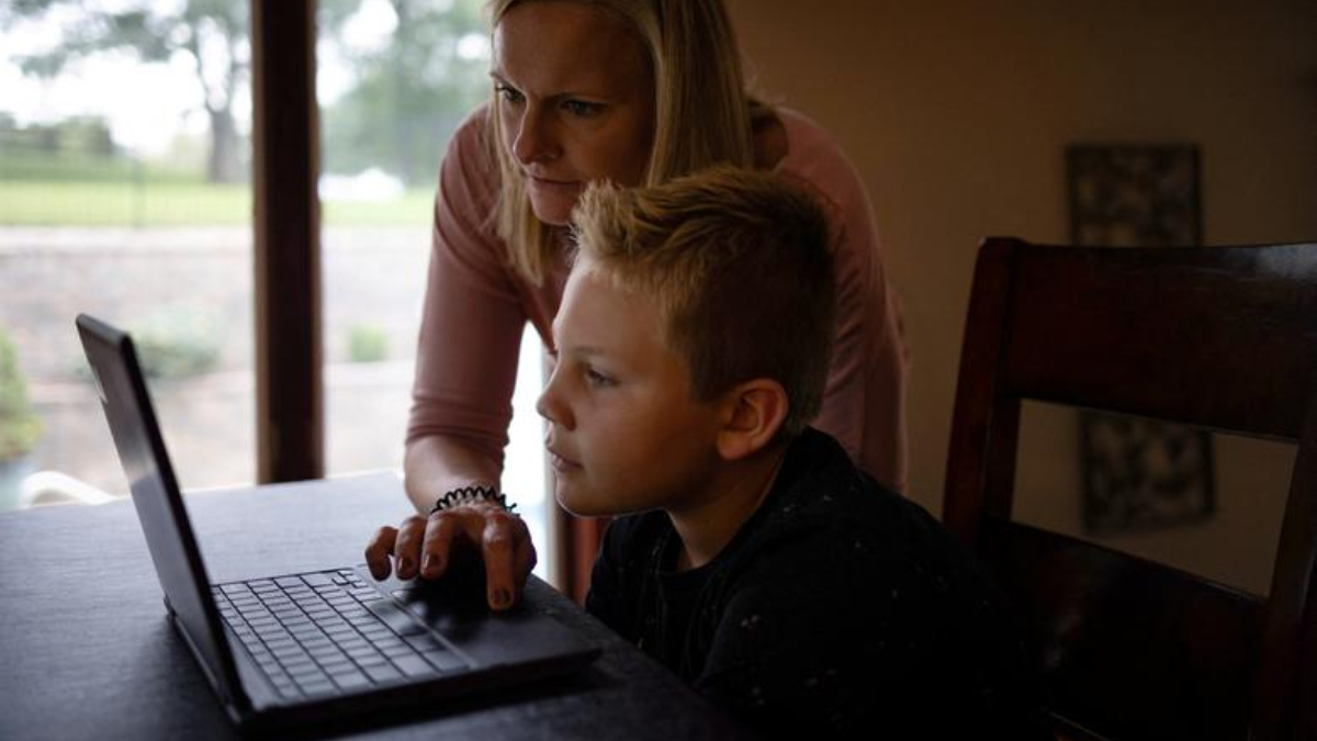 Fransa'da 15 yaş altı çocukların internet kullanımı kısıtlanacak