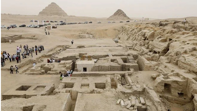 Mısır da iki mumyalama atölyesi ortaya çıkarıldı