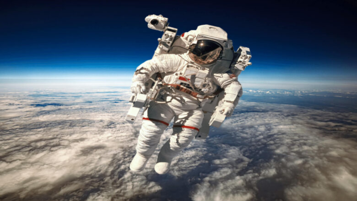 Yeni rekor! Dünya yörüngesindeki insan sayısı 17'ye yükseldi