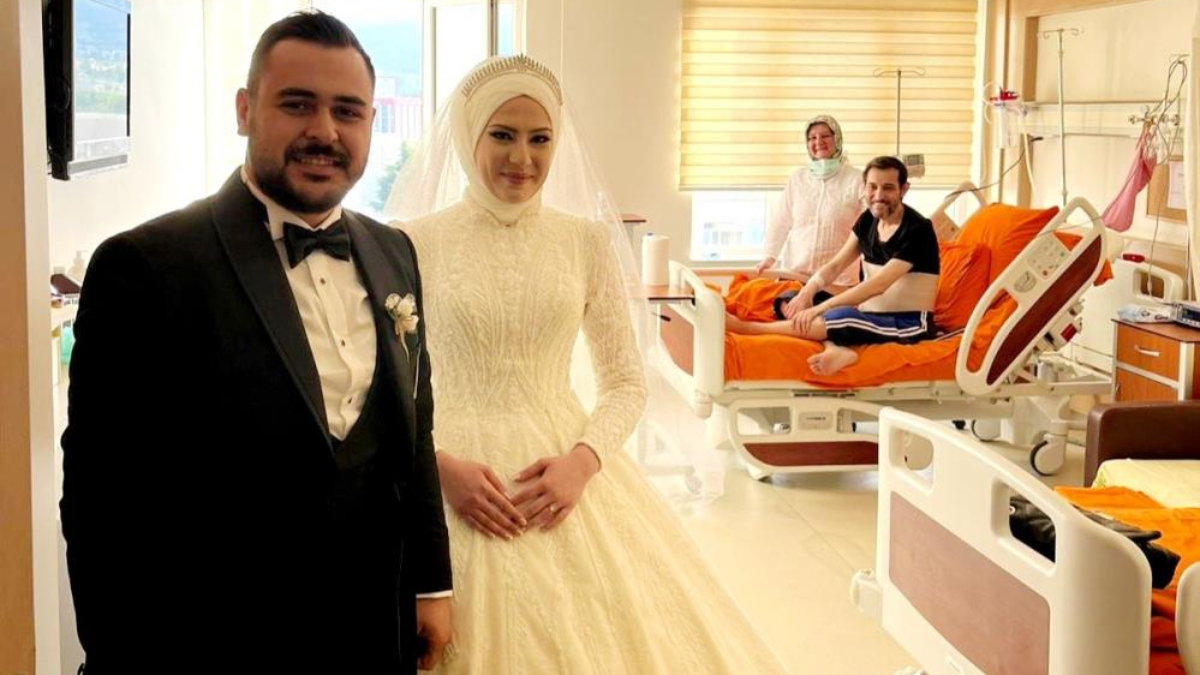 Samsun'da düğüne gelemeyen dayısı için gelinlikle hastaneye gitti