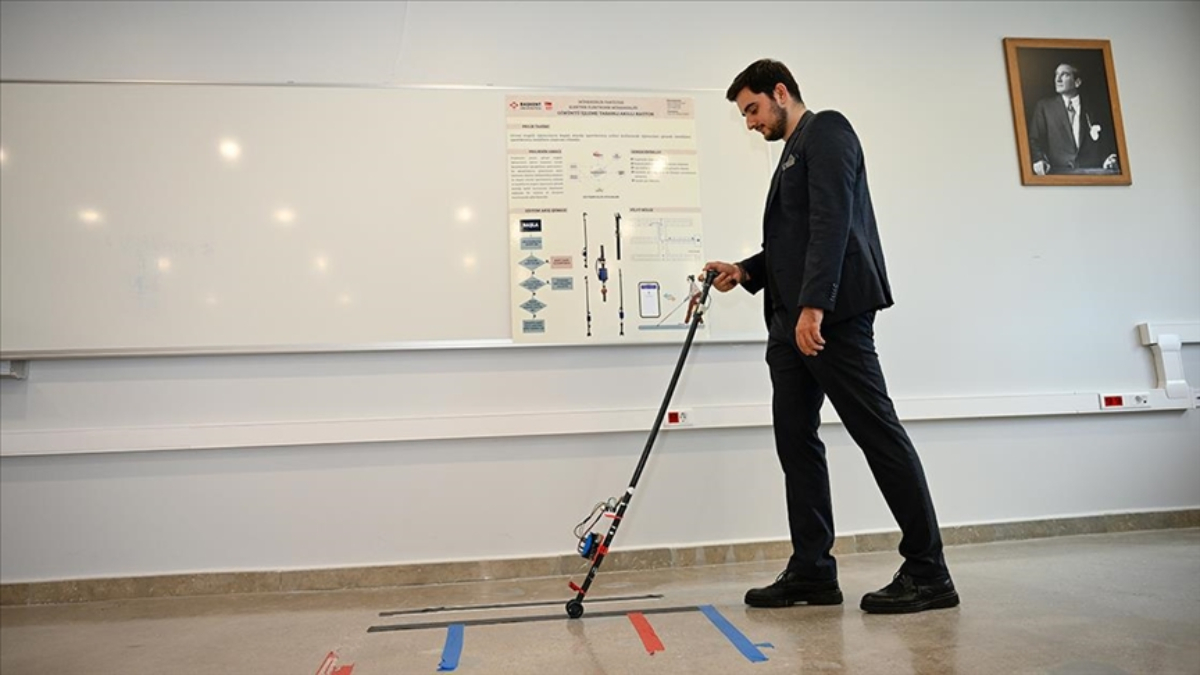 Ankara'da görme engelliler için 'akıllı baston' geliştirildi
