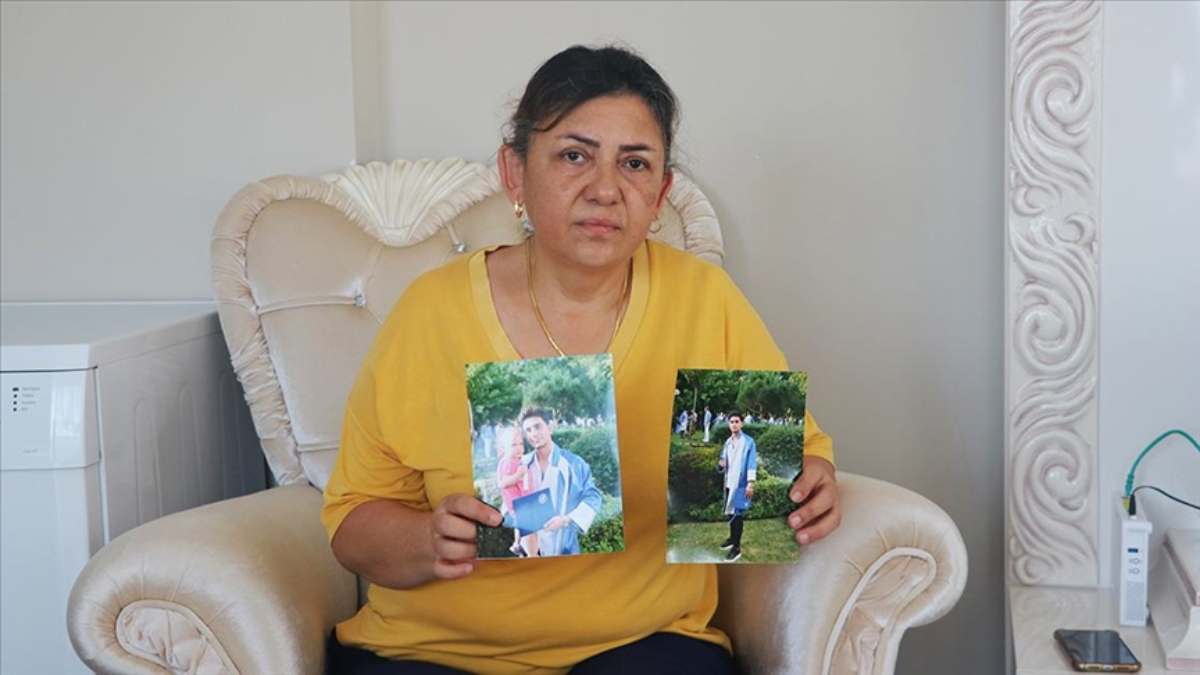 Hatay'da yıkılan binada bulunamayan oğlundan 5 aydır iyi haber bekliyor