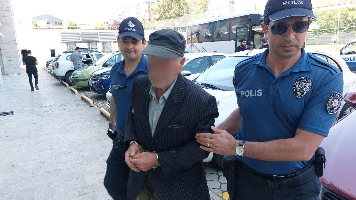 Samsun'da komşularına sinirlenen 81 yaşındaki dede 2 kişiyi yaraladı