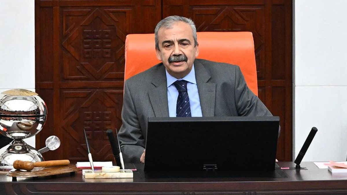 TBMM'de Kürtçe-Arapça selam tartışması