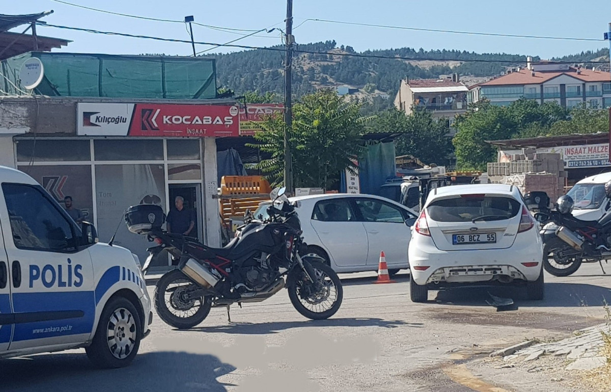 Ankara'da dur ihtarına uymayan ehliyetsiz sürücü polis motosikletine çarptı