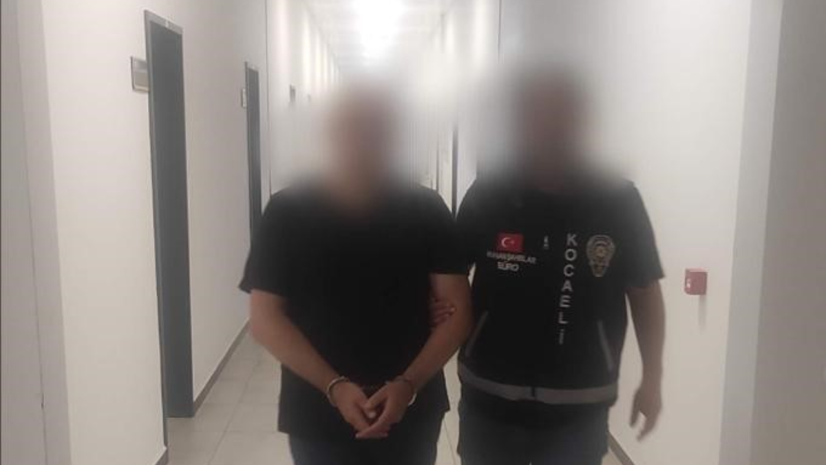 Kocaeli'de hacıları dolandırmak ve 26 suçtan yakalandı