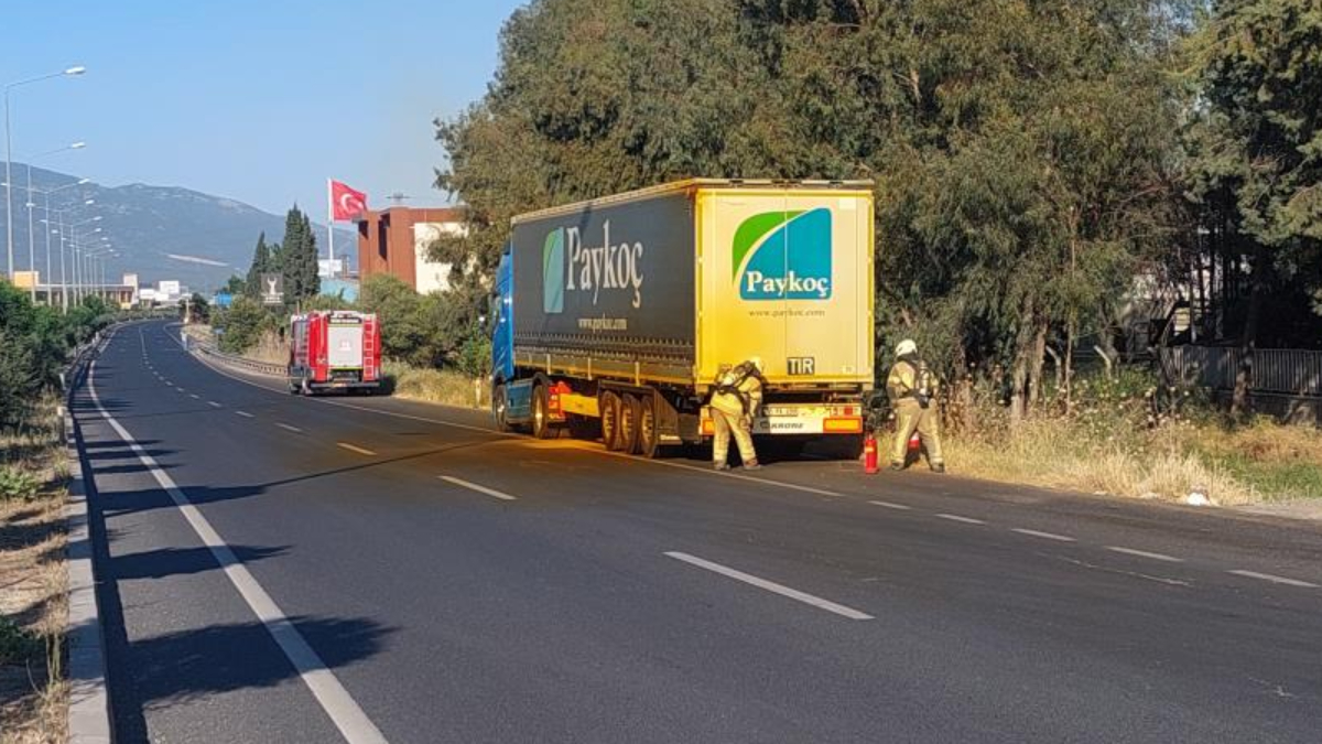 İzmir'de asit yüklü tırda sızıntı paniği