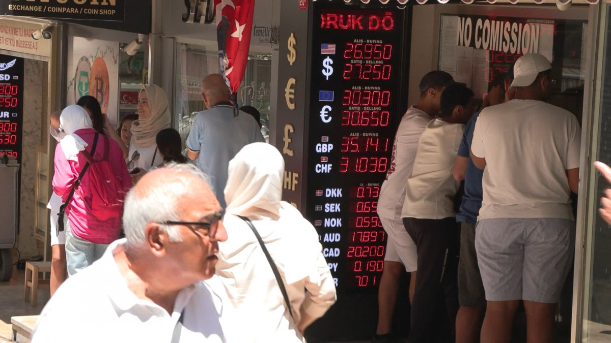 Kapalıçarşı döviz ve altının nabzını tuttu