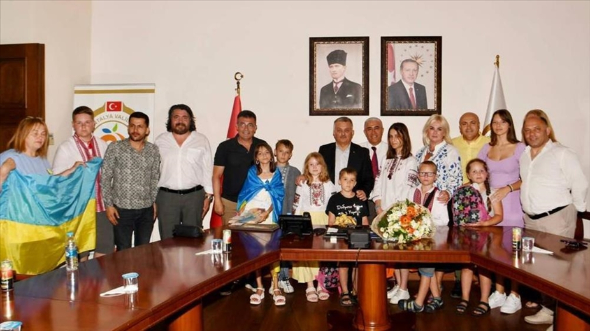 Ukraynalı yetim çocuklar, Antalya'da misafir ediliyor