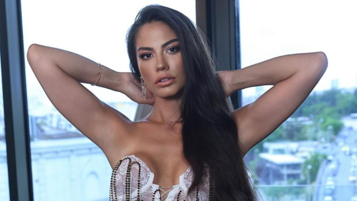 Demet Özdemir bikinili pozlarını sıraladı, beğeni butonu çöktü! "Deniz kızı"