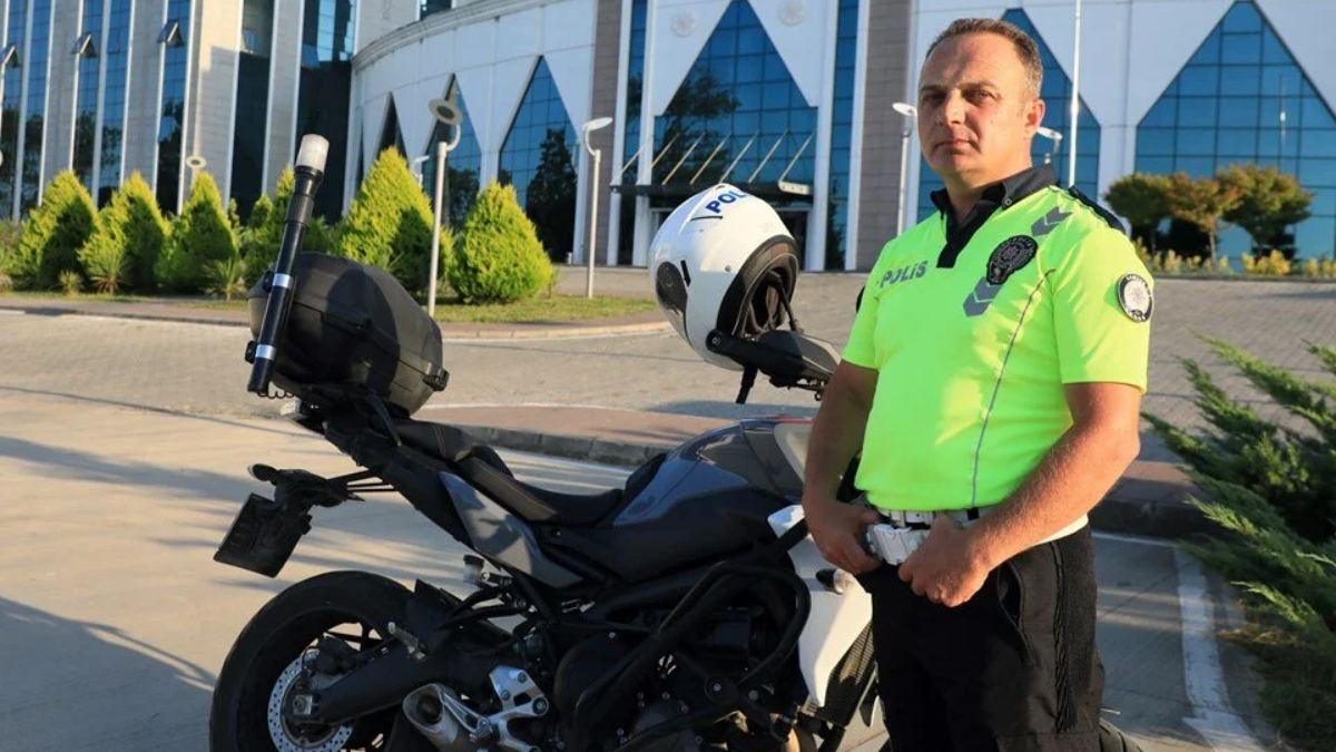 Samsun'da verdiği nasihatle gündem olan trafik polisi: İnsanı yaşat ki devlet yaşasın