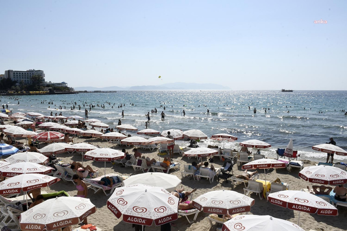 Kuşadası'nda Mavi Bayraklı Plajlar denetimden geçti