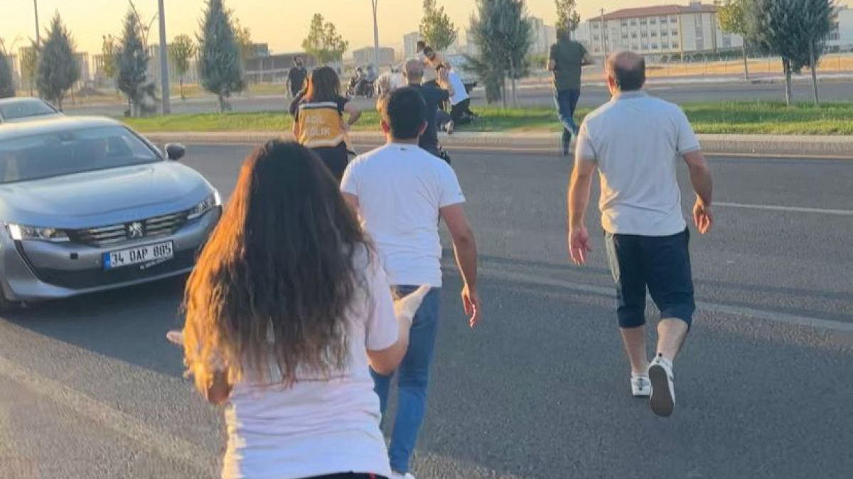 Diyarbakır'da ambulansın önünü kesip sağlıkçılara saldırdılar: Şüpheliler sabıkalı çıktı